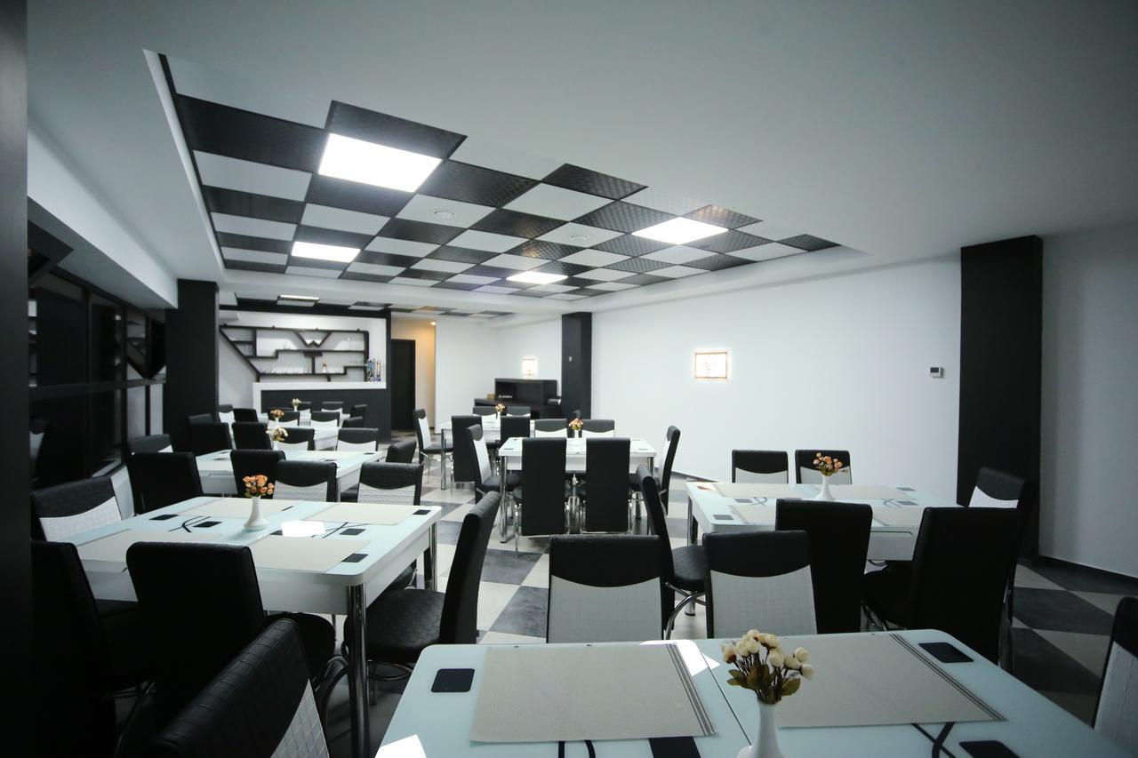 West Tower Hotel Kutaisi Exterior foto