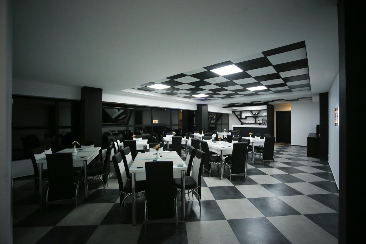 West Tower Hotel Kutaisi Exterior foto