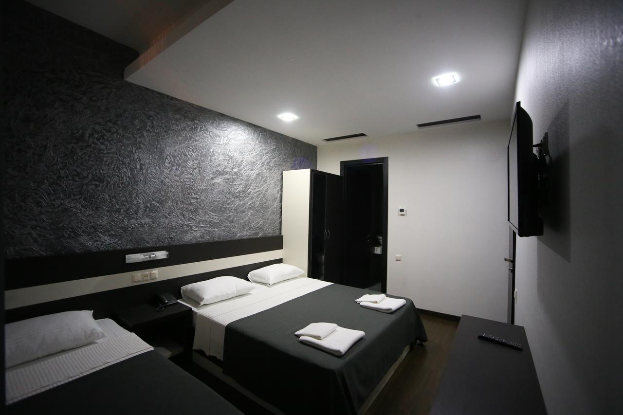 West Tower Hotel Kutaisi Exterior foto