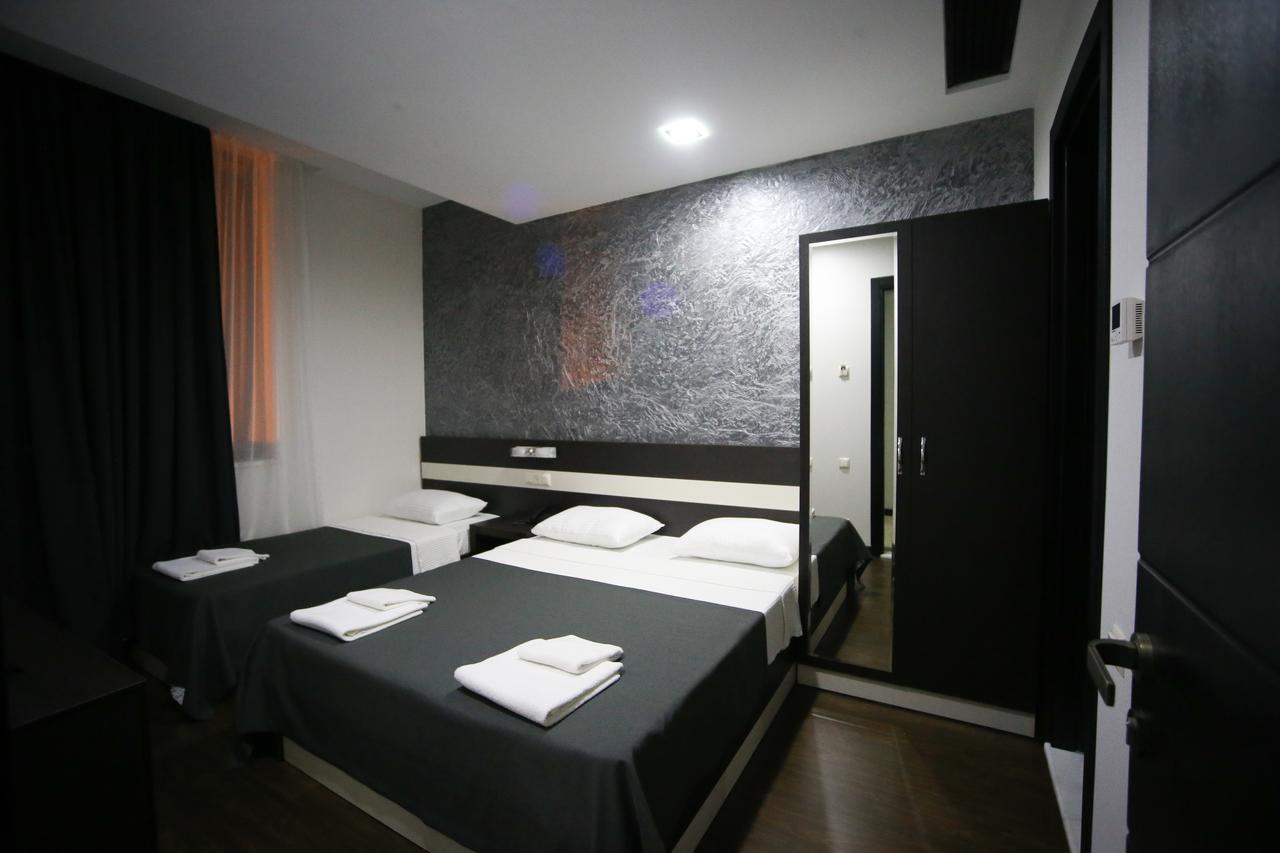 West Tower Hotel Kutaisi Exterior foto