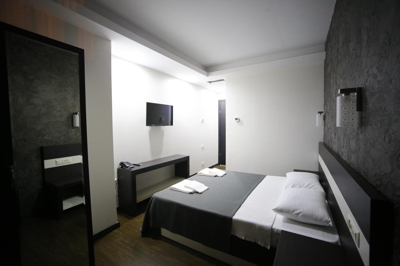 West Tower Hotel Kutaisi Exterior foto